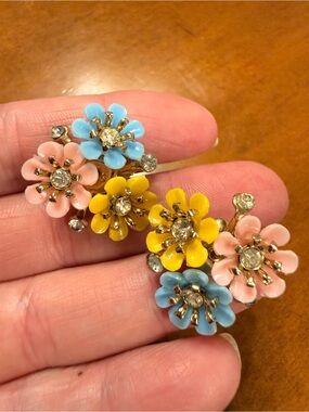 Vintage Flower Cluster Enamel Clip-On Earrings